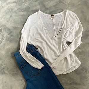 SOLD 🤍FREE PEOPLE White Top!